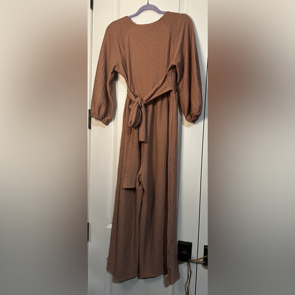 ASOS DESIGN wrap textured jumpsuit in taupe - Picture 3 of 3